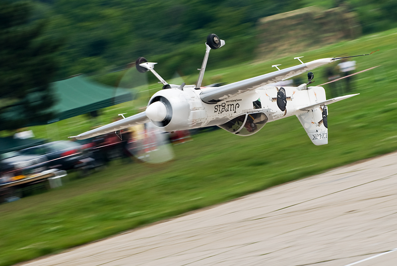 10_MPL_Jurgis Kairys na Sukhoi Su-31.jpg
